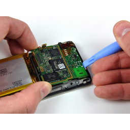 Замена батареи и логической платы Microsoft Zune HD